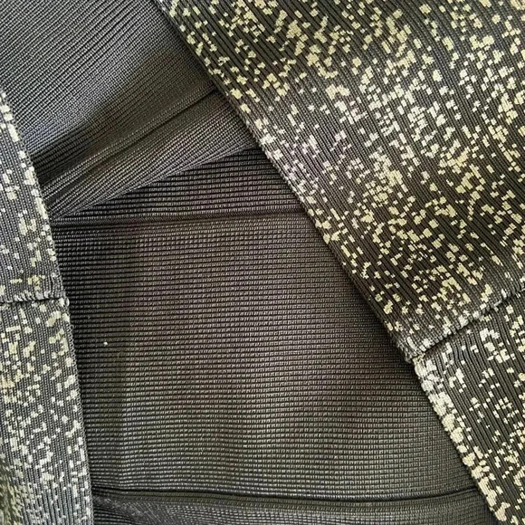 BCBG Max Azria size L Josie Black Gunmetal stretch mini skirt EUC - Picture 9 of 10